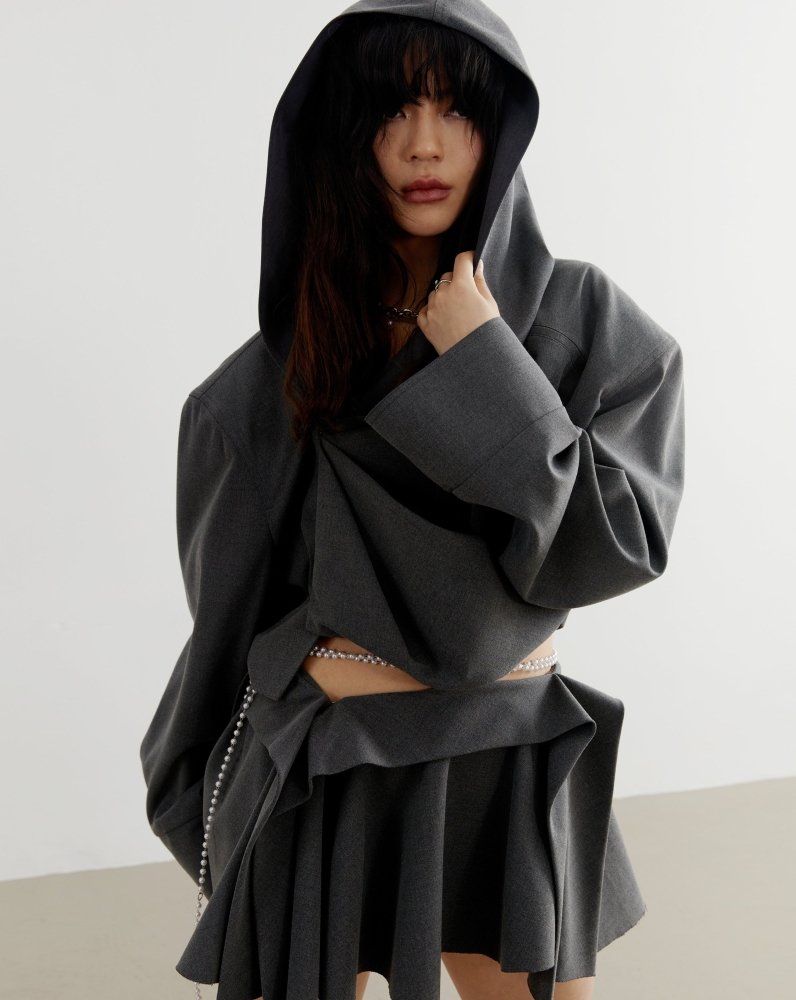 JNYLON fairy style dark gray vertical cut pleated hooded short jacket